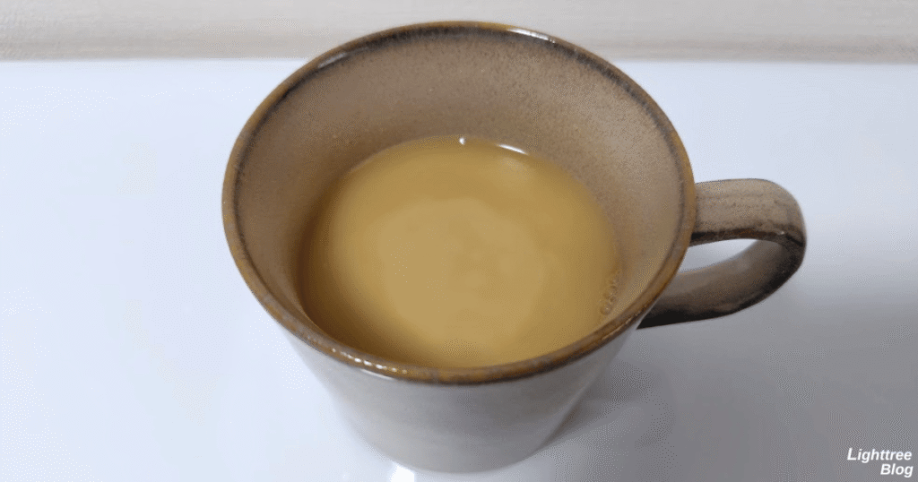私の完全美容食【黒糖プレーン味】お湯150cc
混ぜた後の泡立ち・ダマ